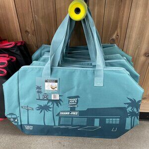 NWT! BLUE/TEAL! Large Trader Joe’s Insulated Cooler Bag